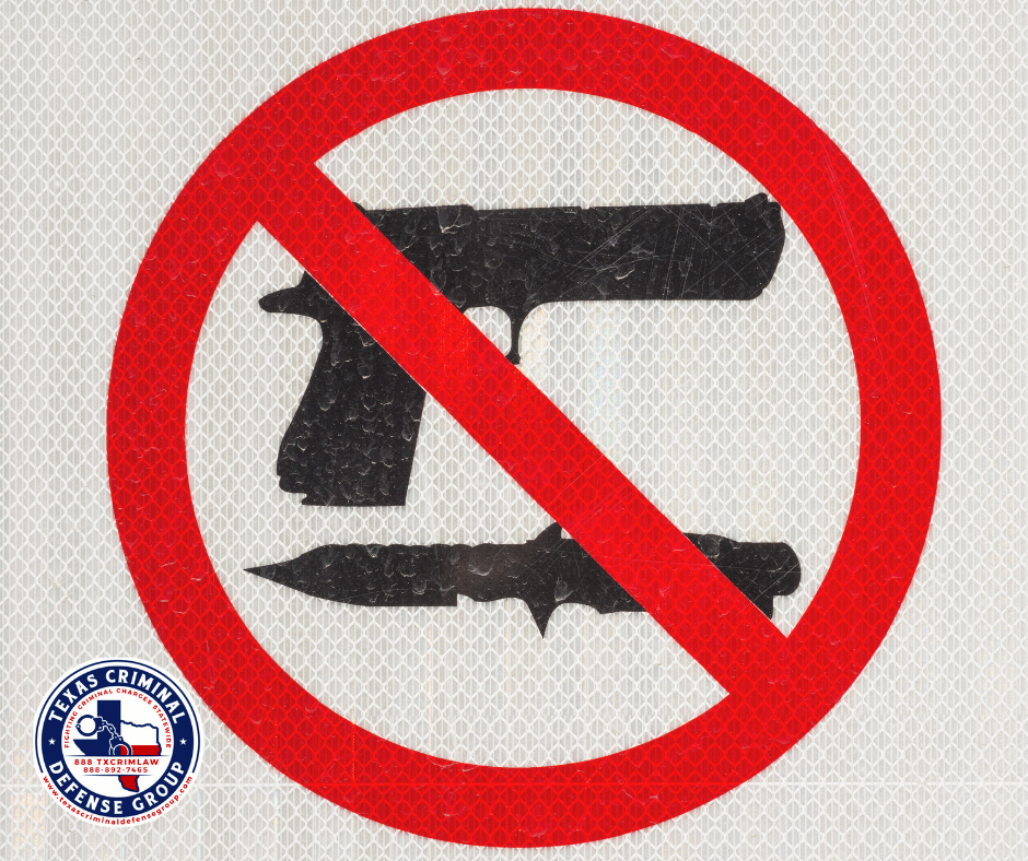 portar-armas-prohibidas-en-lugares-prohibidos